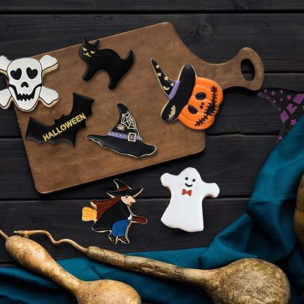NEW Halloween Metal Cookie Cutter Set Of 7 - Hibery Ghost, Witch, & Skull T43